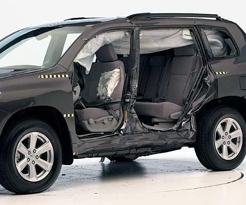 2011 Toyota Highlander SUV IIHS Side Impact Crash Test Picture