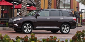 2011 Toyota Highlander Reviews / Specs / Pictures / Prices