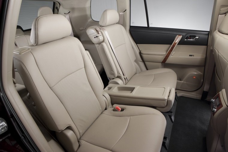 2013 Toyota Highlander Rear Seats Picture