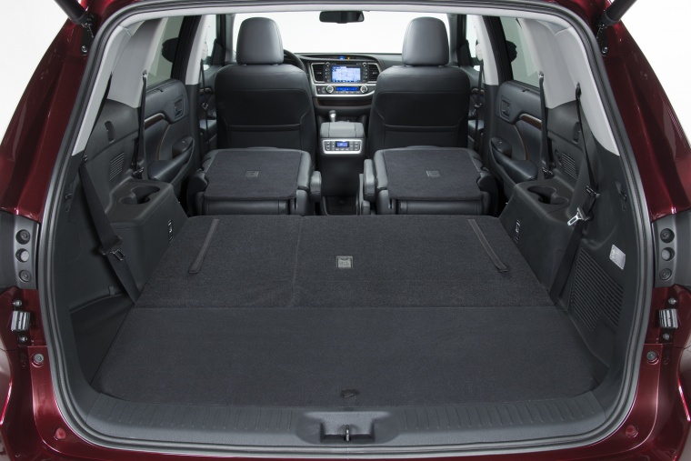 2014 Toyota Highlander Limited AWD Trunk Picture