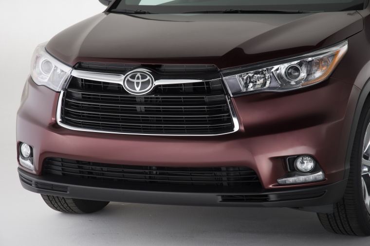 2015 Toyota Highlander Limited AWD Headlight Picture