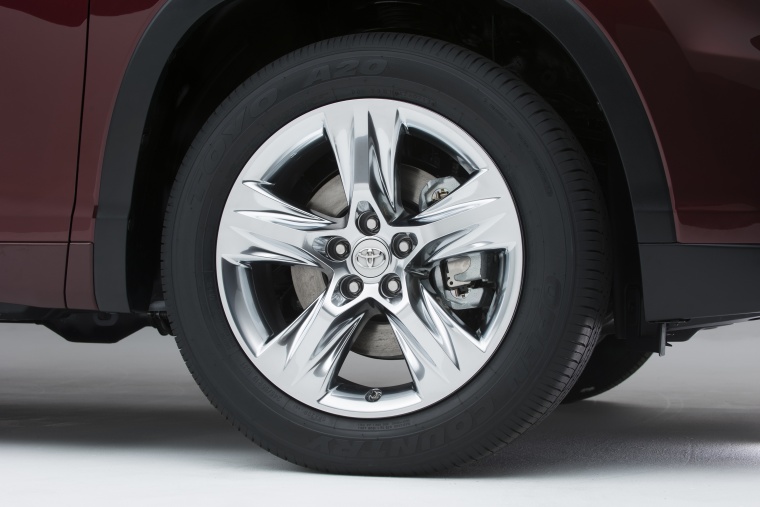 2015 Toyota Highlander Limited AWD Rim Picture