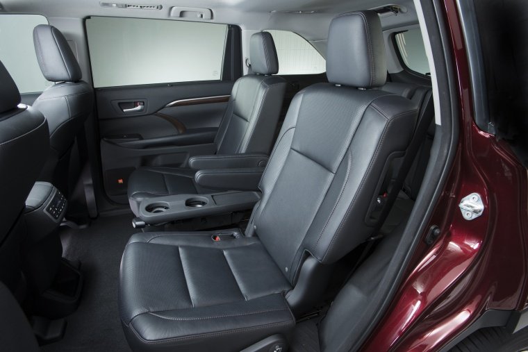 2015 Toyota Highlander Limited AWD Rear Seats Picture