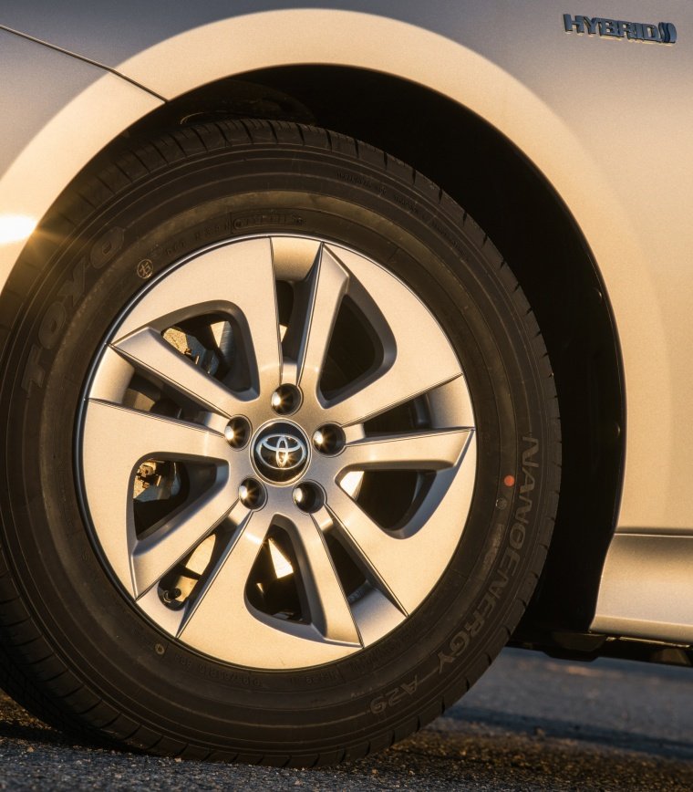2016 Toyota Prius Two Rim Picture