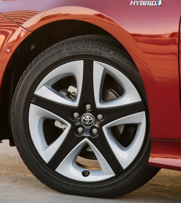 2017 Toyota Prius Four Rim Picture