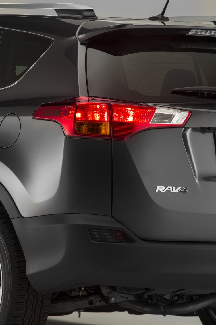 2013 Toyota RAV4 Limited Tail Light Picture