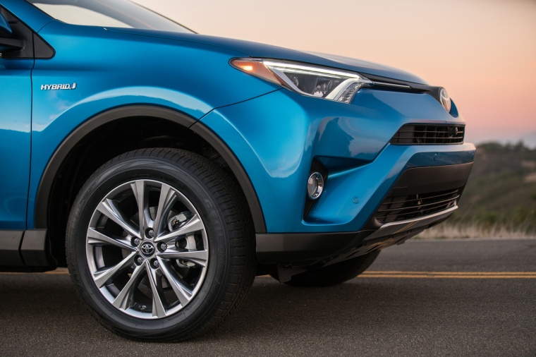 2016 Toyota RAV4 Hybrid Limited AWD Rim Picture