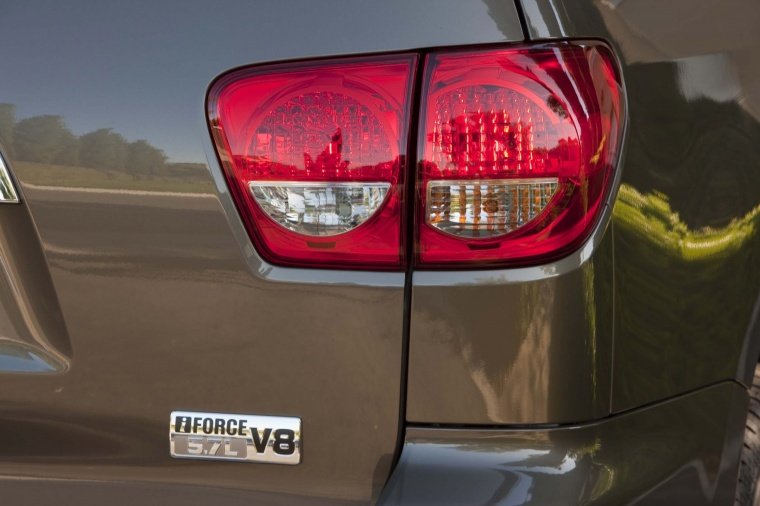 2013 Toyota Sequoia Tail Lights Picture