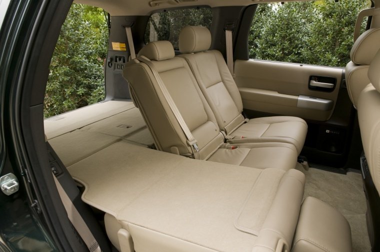 2015 Toyota Sequoia Third Row Seats Folded Picture