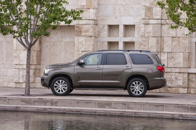 2015 Toyota Sequoia Picture