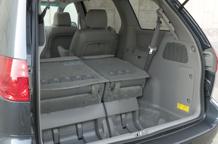 2010 Toyota Sienna Trunk Picture