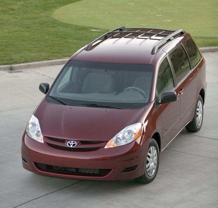 2010 Toyota Sienna LE Picture