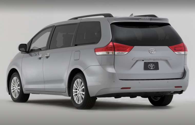 2011 Toyota Sienna XLE Picture