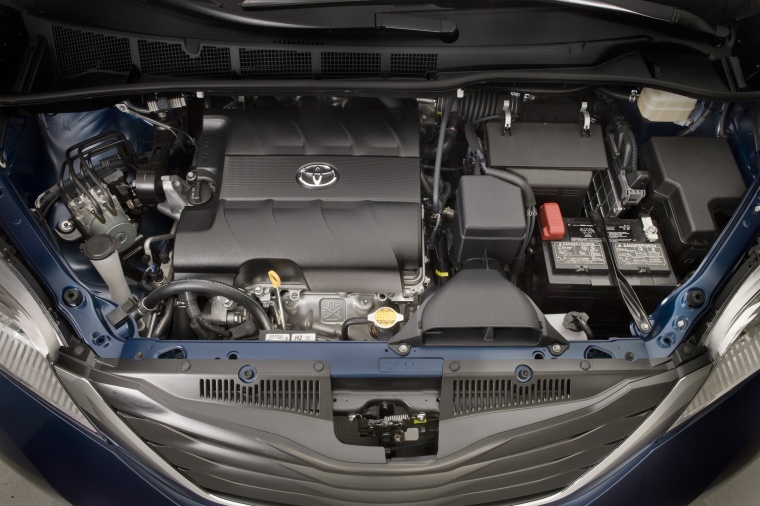 2011 Toyota Sienna LE 3.5L V6 Engine Picture