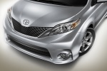 Picture of 2011 Toyota Sienna SE Headlight