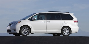 2012 Toyota Sienna Pictures