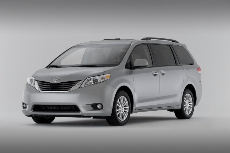2013 Toyota Sienna XLE Picture