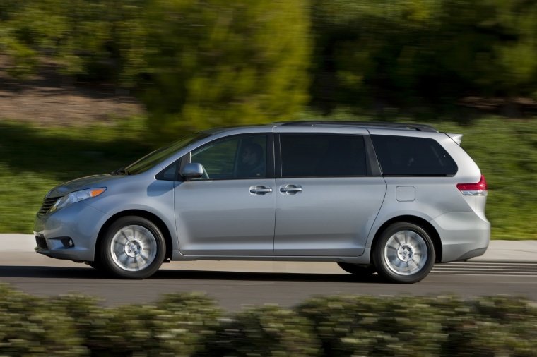 2013 Toyota Sienna XLE Picture