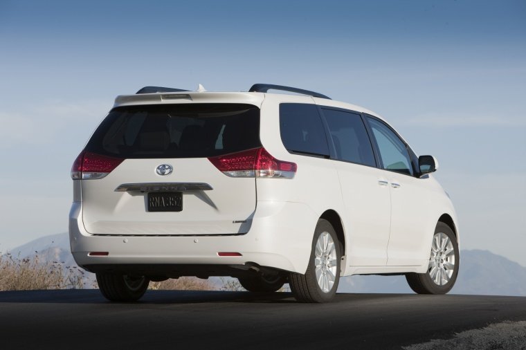 2013 Toyota Sienna Limited Picture