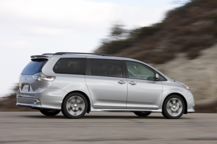 2013 Toyota Sienna SE Picture