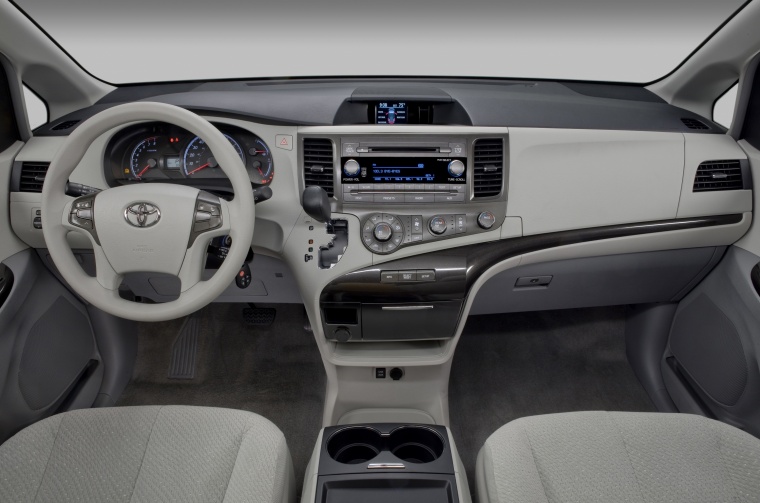 2013 Toyota Sienna LE Cockpit Picture