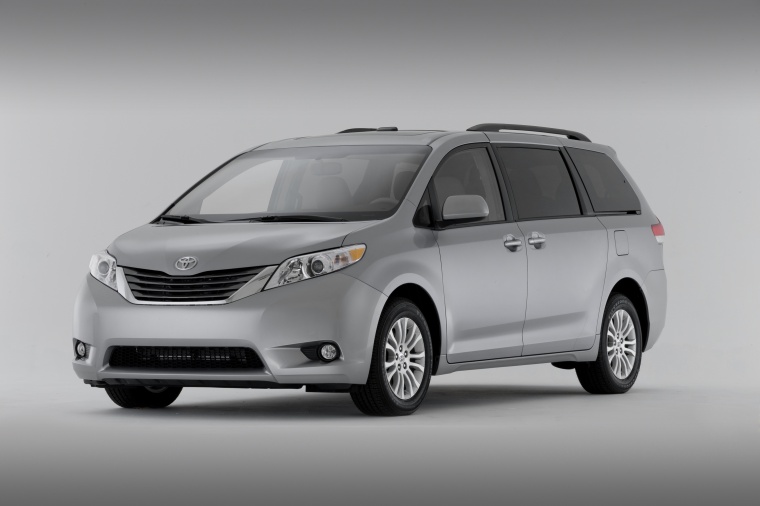 2014 Toyota Sienna XLE Picture