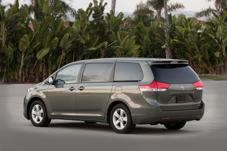 2014 Toyota Sienna LE Picture