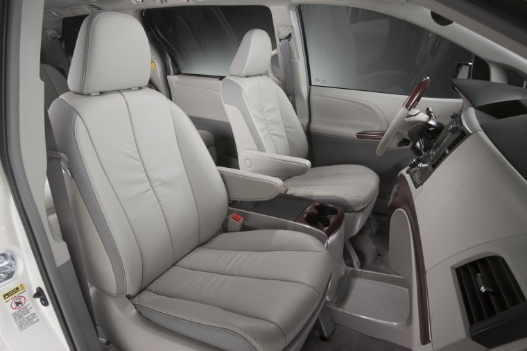 2014 Toyota Sienna Limited Front Seats Picture