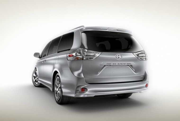 2014 Toyota Sienna SE Picture