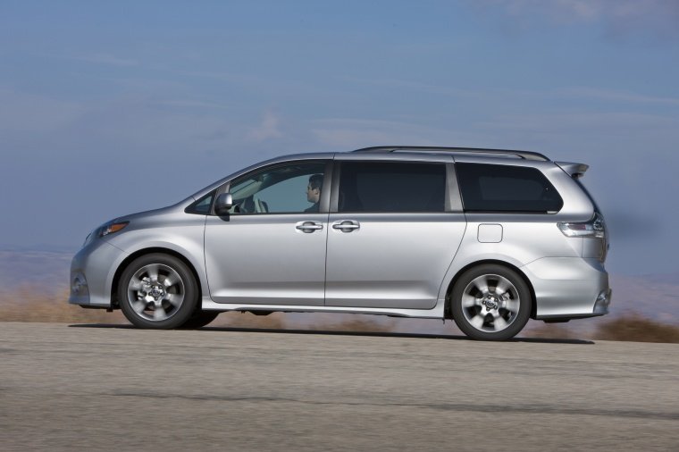 2014 Toyota Sienna SE Picture