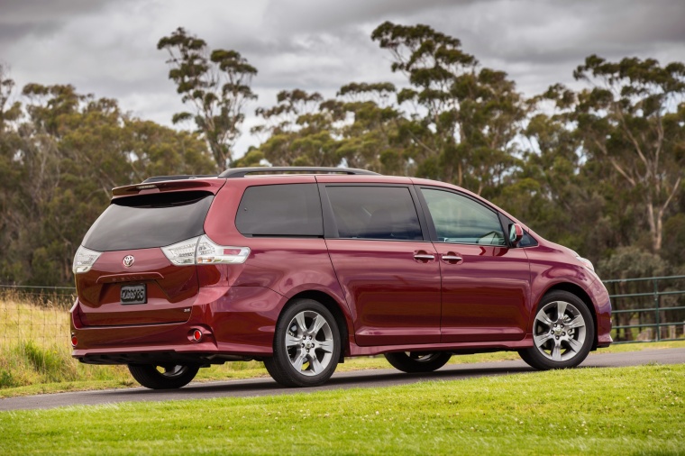 2015 Toyota Sienna SE Picture