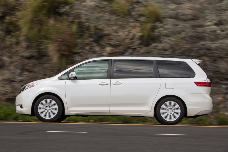 2016 Toyota Sienna Limited Picture