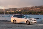 Picture of 2016 Toyota Sienna Limited in Super White