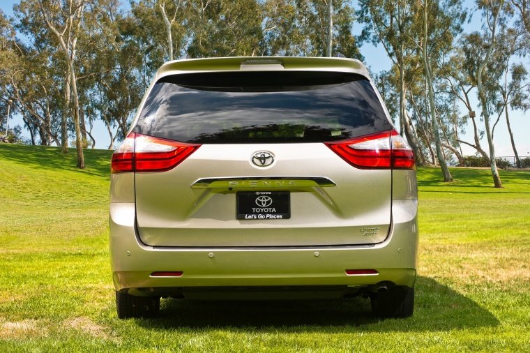 2017 Toyota Sienna Limited AWD Picture