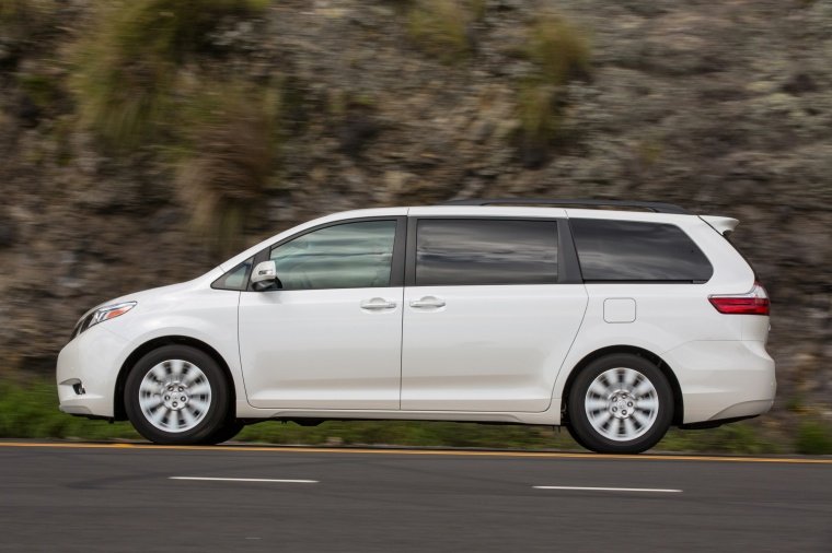 2017 Toyota Sienna Limited Picture