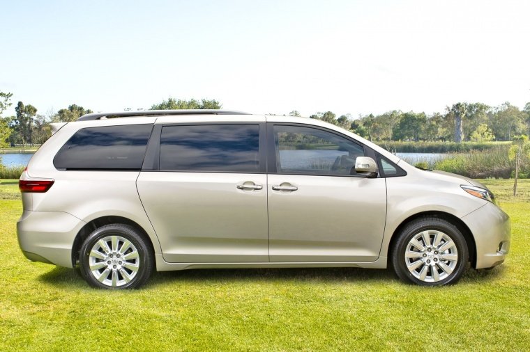 2017 Toyota Sienna Limited AWD Picture