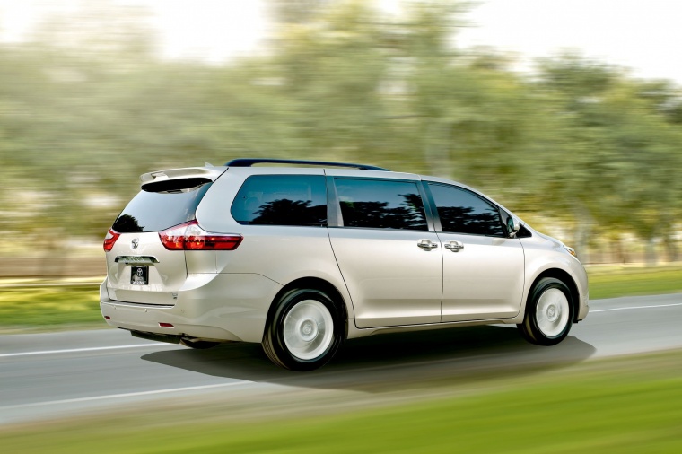 2017 Toyota Sienna Limited AWD Picture