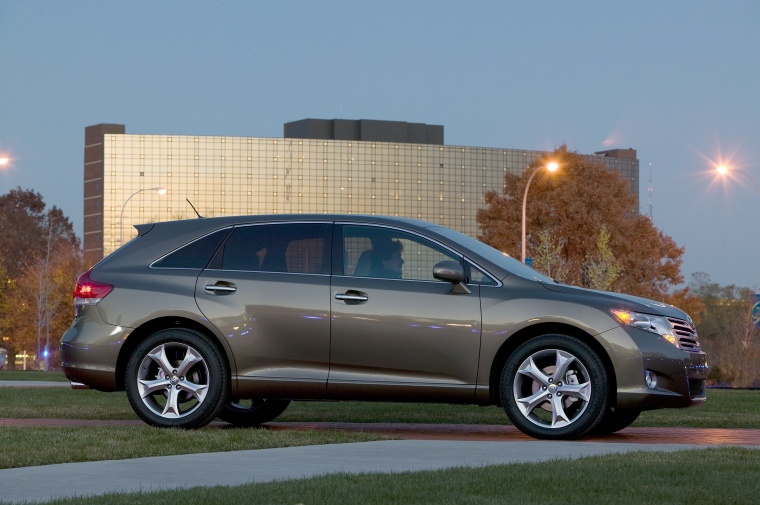 2010 Toyota Venza Picture