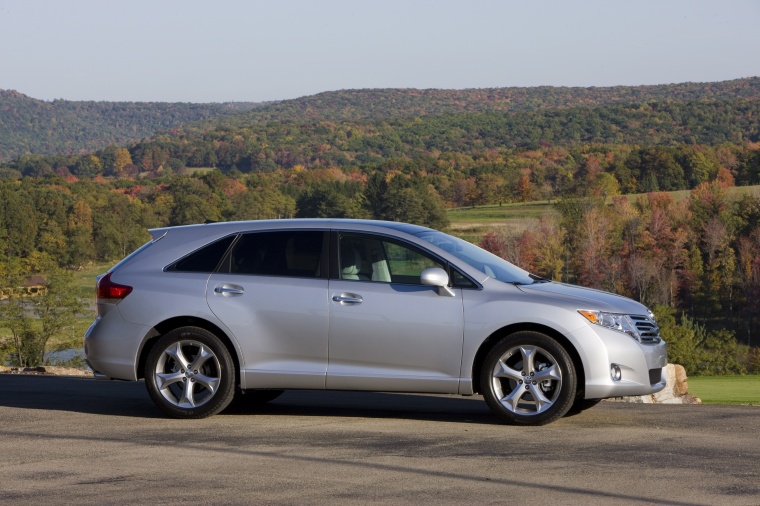 2010 Toyota Venza Picture