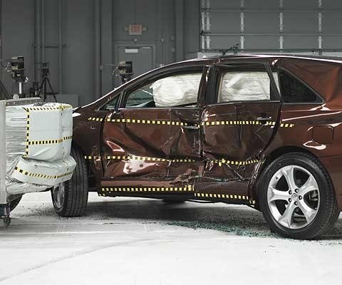 2012 Toyota Venza IIHS Side Impact Crash Test Picture