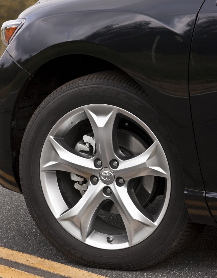 2013 Toyota Venza Limited 4WD Rim Picture