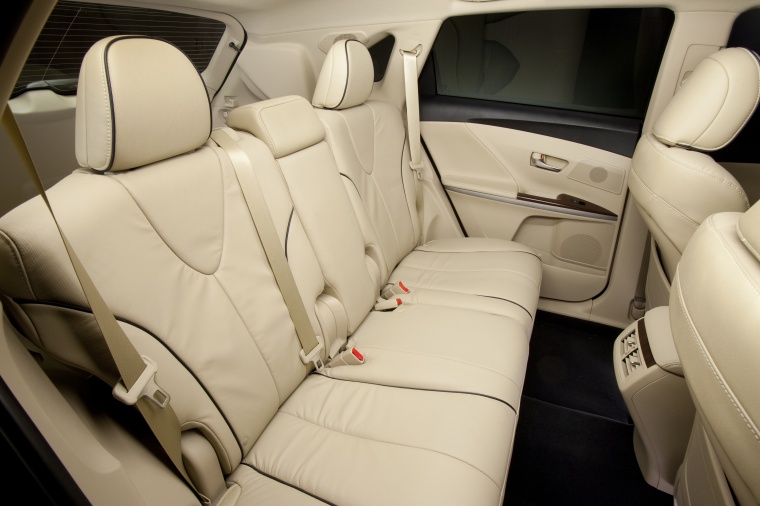 2015 Toyota Venza Limited 4WD Rear Seats Picture