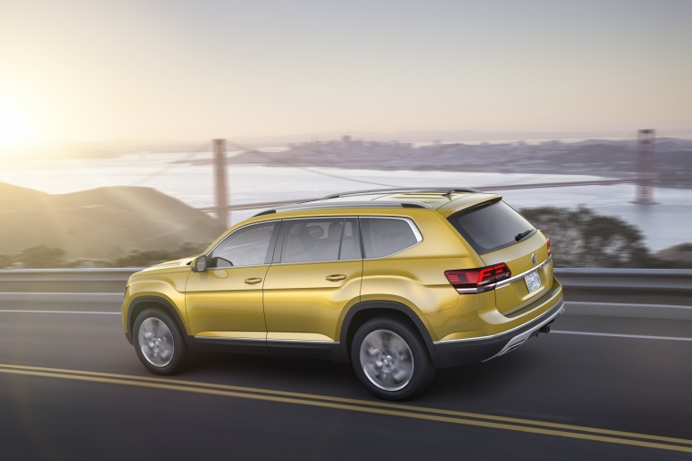 2018 Volkswagen Atlas V6 SEL Picture