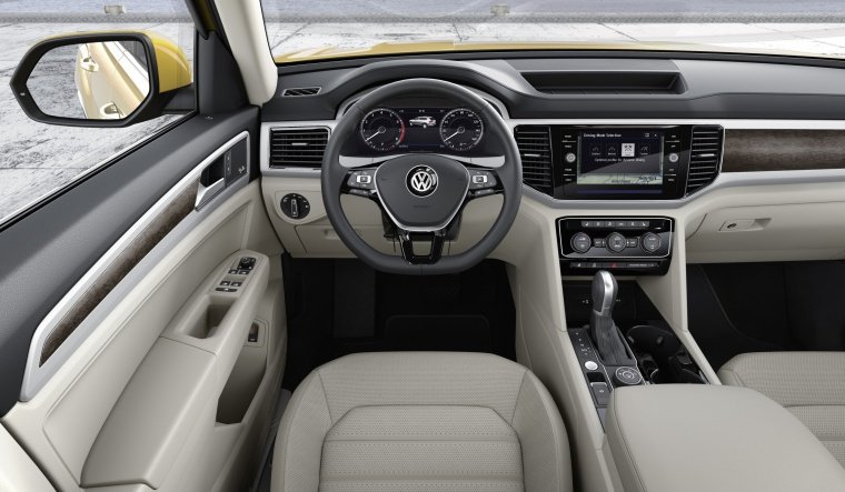 2019 Volkswagen Atlas V6 SEL Cockpit Picture