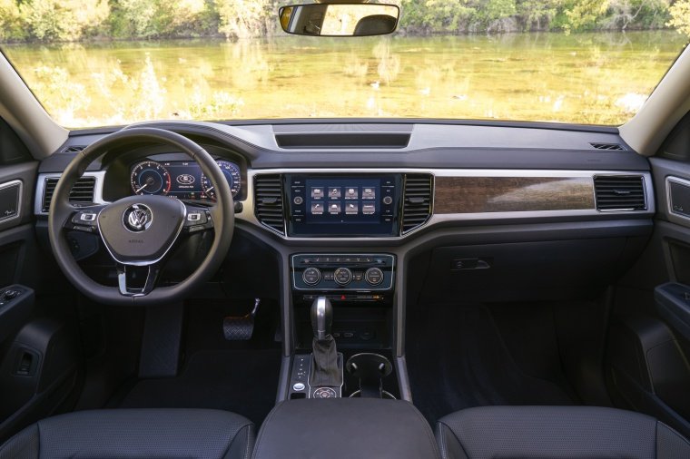 2019 Volkswagen Atlas V6 SEL Cockpit Picture