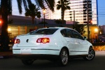 Picture of 2010 Volkswagen Passat Sedan 2.0T in Candy White