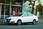 Picture of 2010 Volkswagen Passat Sedan 2.0T in Candy White