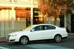 Picture of 2010 Volkswagen Passat Sedan 2.0T in Candy White