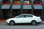 Picture of 2010 Volkswagen Passat Sedan 2.0T in Candy White