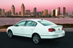 Picture of 2010 Volkswagen Passat Sedan 2.0T in Candy White